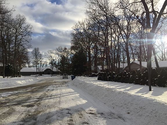 4th image of 5052 Knob Hill Dr NE