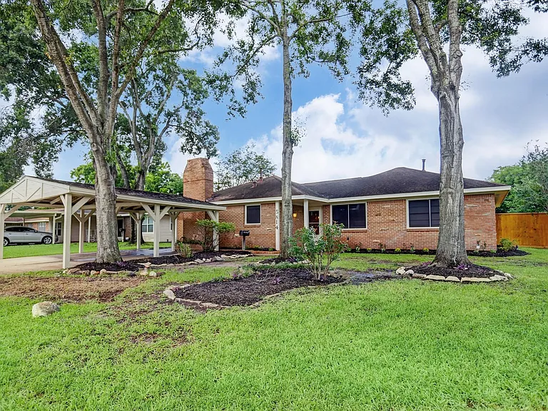 5814 Anaqua Dr — Photo 1
