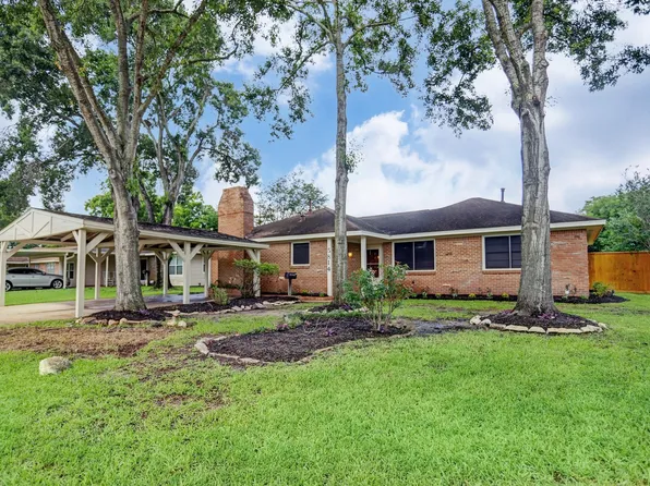 5814 Anaqua Dr, Houston, TX 77092