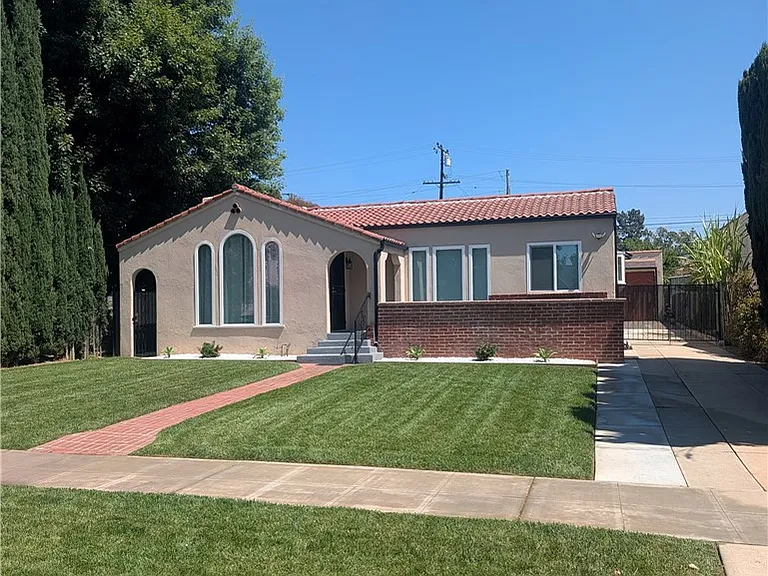 2609 Birch St — Photo 42