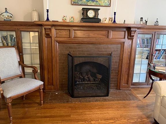 3rd image of 2907 E Hampshire Ave