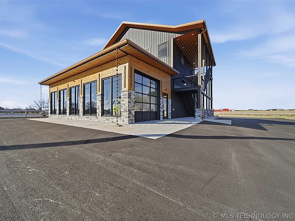 2nd image of 451070 E 320th Rd