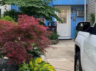 2200 Morningside Cir, Carpentersville, IL 60110