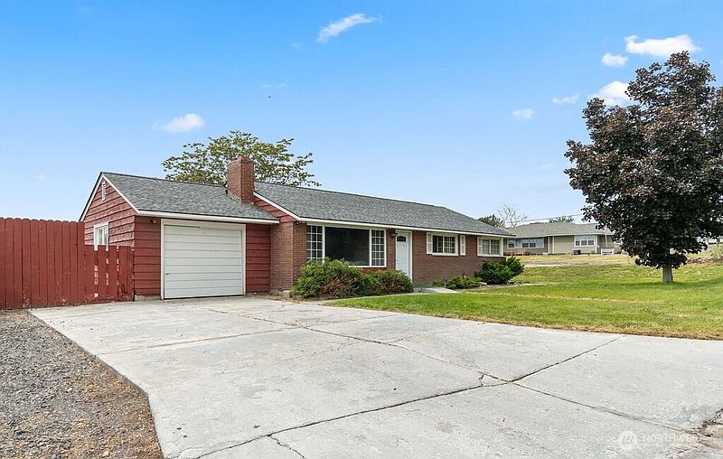 2nd image of 281 Mocliff Avenue