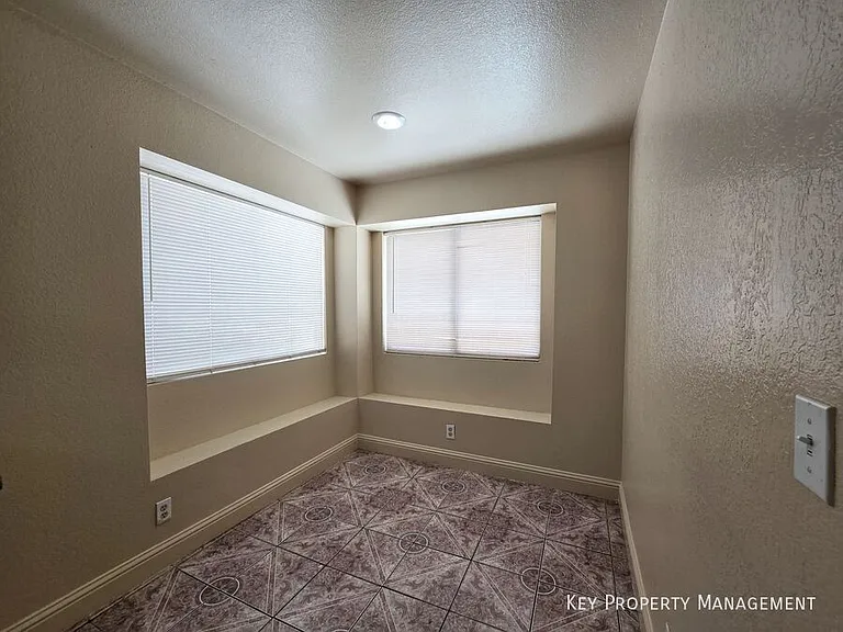 4541 Fireside Ln — Photo 10