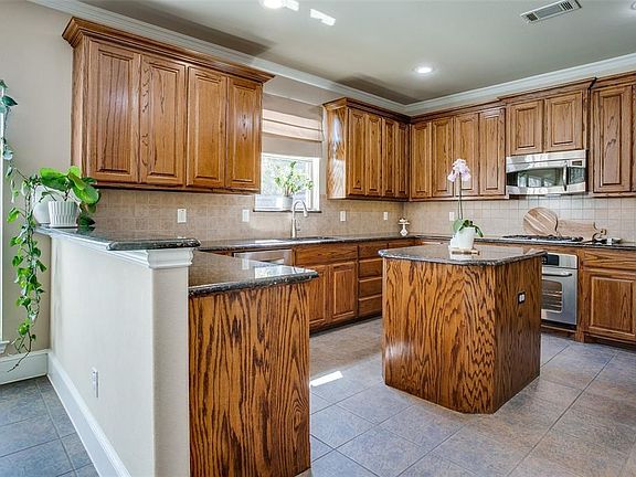 4th image of 4111 Creek Falls Dr