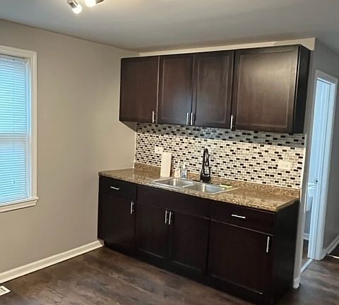 3rd image of 7807 S Maryland Ave