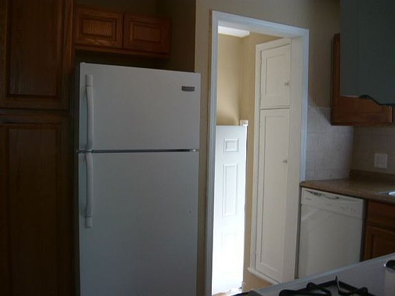 APPLIANCES INCLUDED