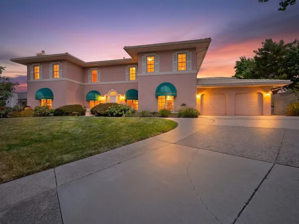 10136 Masters Dr NE, Albuquerque, NM 87111