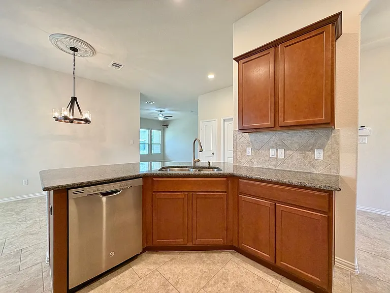 908 Arvada Dr — Photo 13