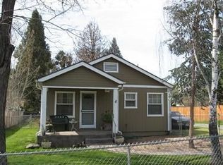 728 NE 12th St, Grants Pass, OR 97526