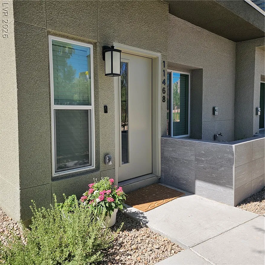 3 bed, 3.0 bath, 1495 sqft, $3,400 — Photo 3
