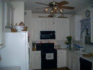 Kitchen with eat-in area/lots of windows