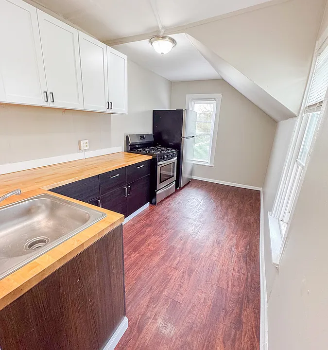 800 Broadway Ave NW