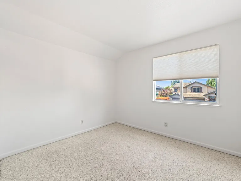 359 Seaton Dr — Photo 25