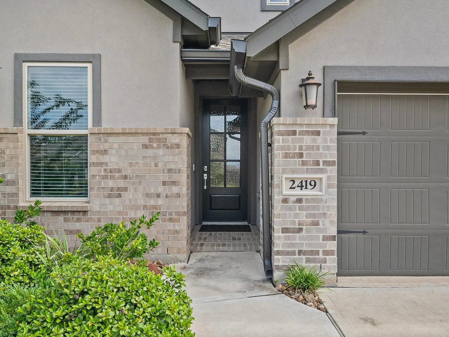 3 bed, 2.0 bath, 1787 sqft, $2,450 — Photo 3