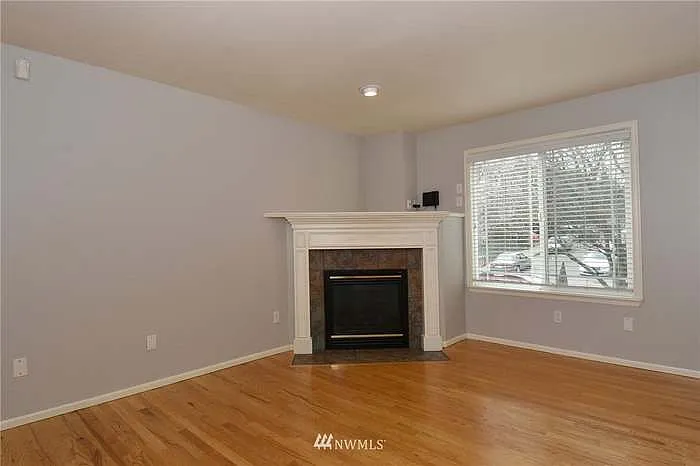 9402 Linden Ave N #B — Photo 4