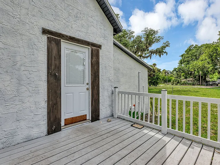 611 Marion St — Photo 29