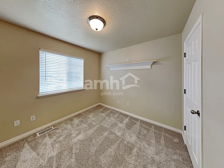 2313 E 1450 S — Photo 17