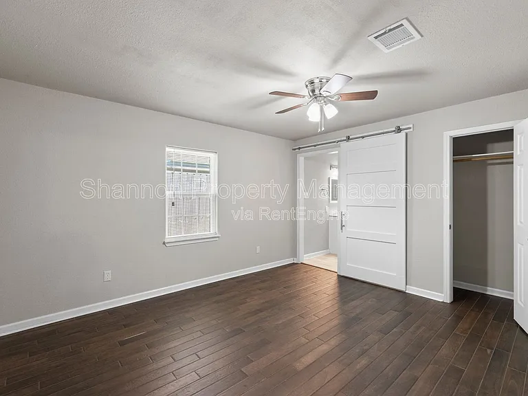 709 E 41st St — Photo 18