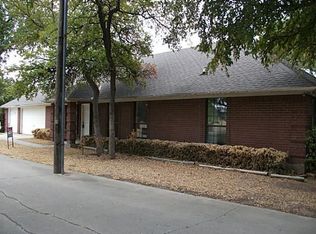 101 Bay Roc Ln, Runaway Bay, TX 76426