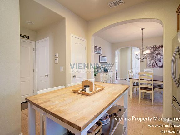 5th image of 9037 Crescenda Ln