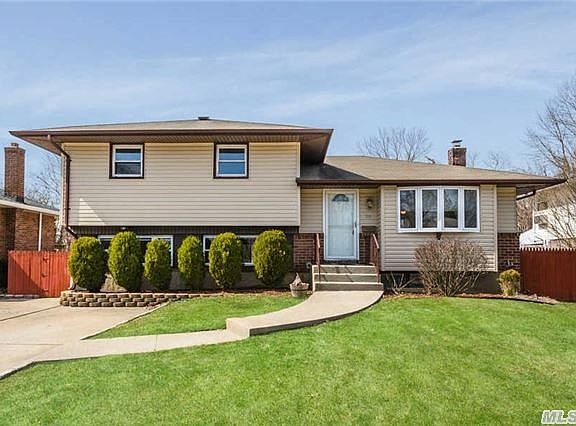 2nd image of 28 Shelly Ln