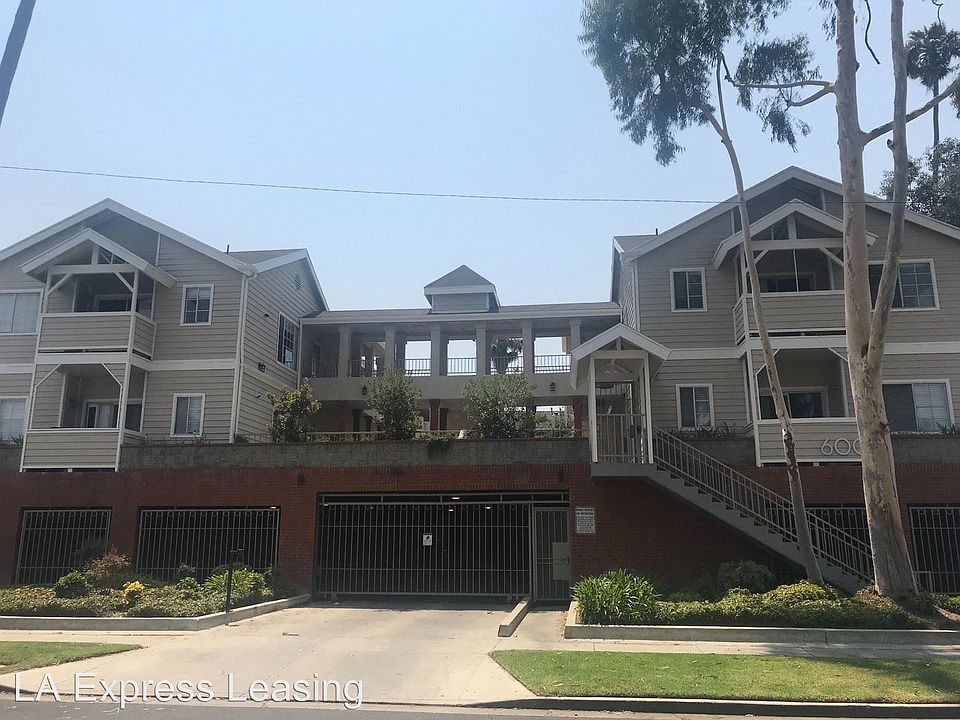 2nd image of 600 E 97th St APT 100