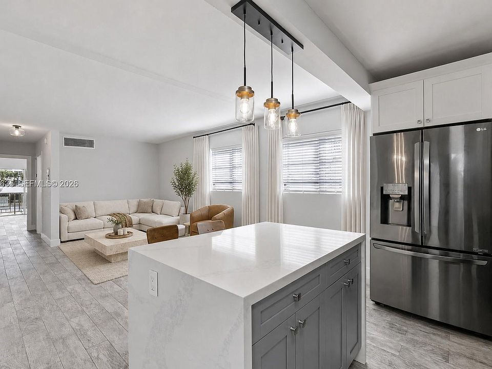 1st image of 1340 Lincoln Rd APT 208
