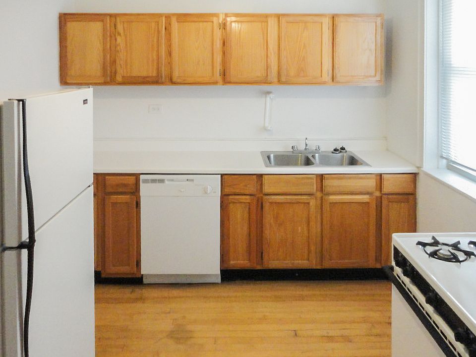 1st image of 4819 1/2 N Wolcott Ave #2B