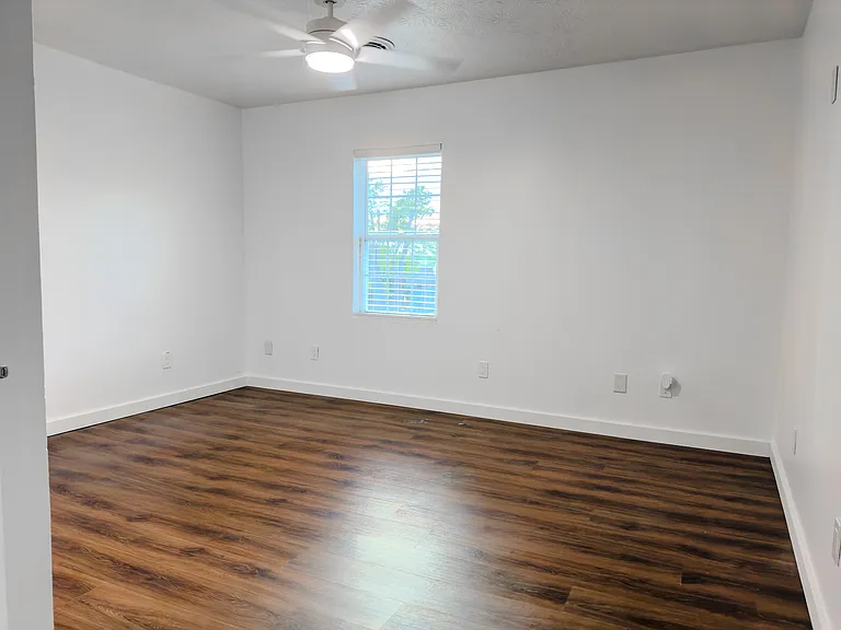 522 Oldham St #B — Photo 5
