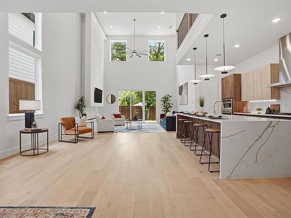 3rd image of 617 Parkview Ave