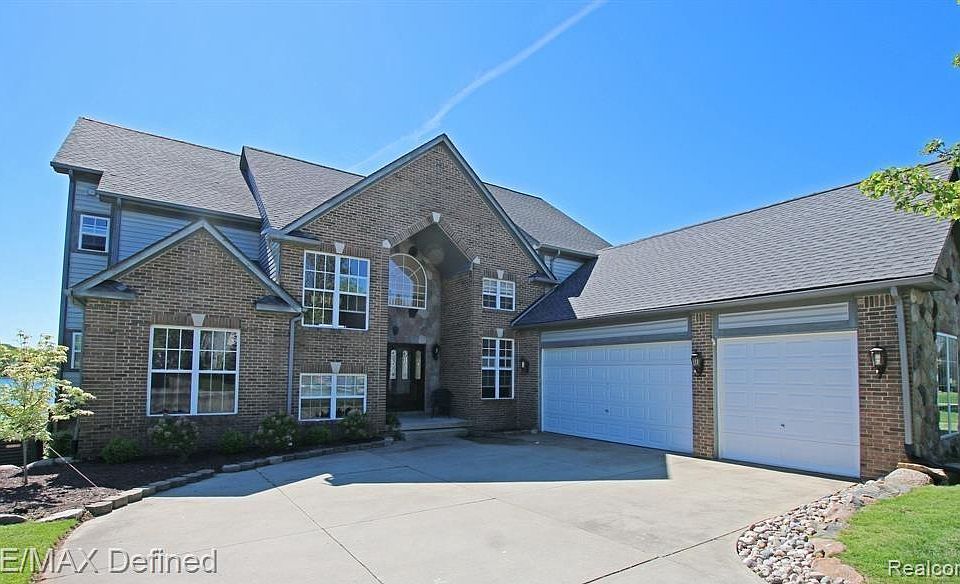 1st image of 606 Bay Pointe Dr