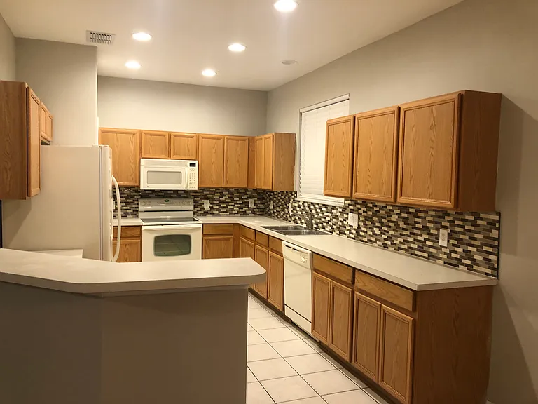 17551 Sandgate Ct — Photo 56