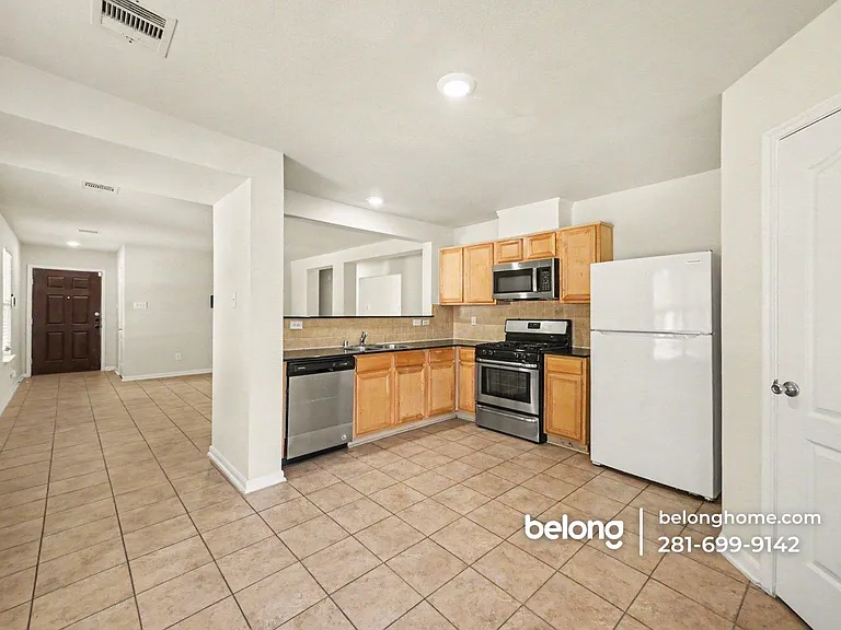 20739 Dickinson Manor Ln — Photo 11