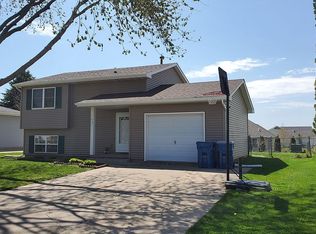 601 W Oak St, Eldridge, IA 52748