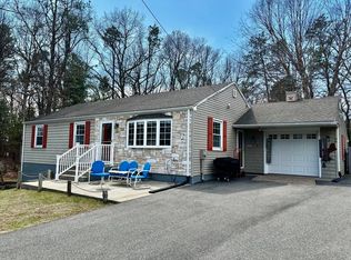 96 Clearbrook Dr, Springfield, MA 01118