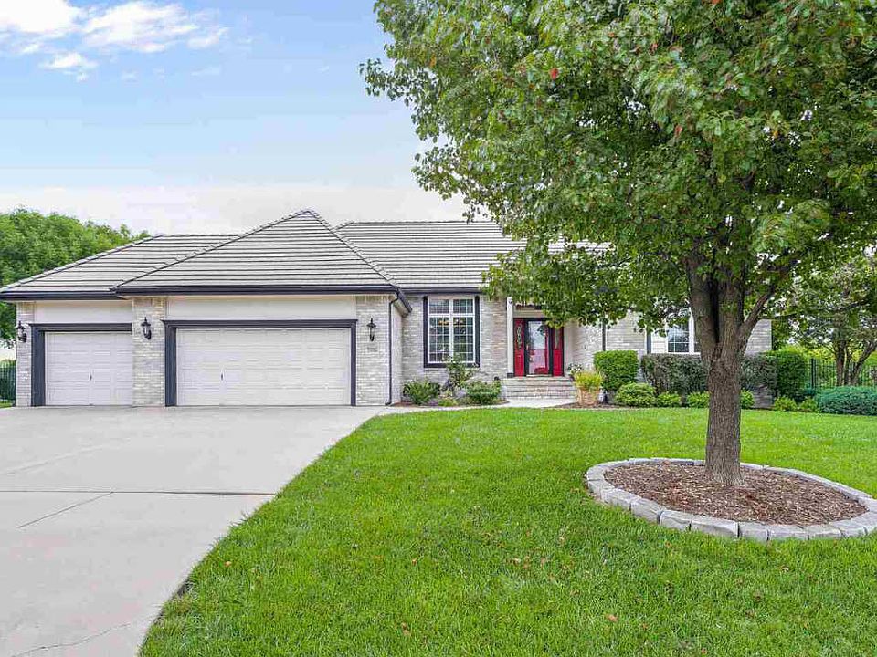 1st image of 2606 N Wilderness Cir