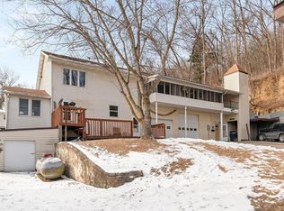 3430 N Pine Creek Rd, La Crescent, MN 55947