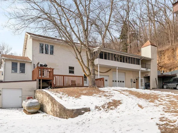 3430 N Pine Creek Rd, La Crescent, MN 55947