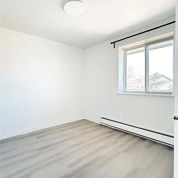 2136 Wyandotte St W #32 — Photo 15