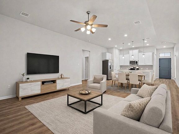 5th image of 301 Banyon Dr