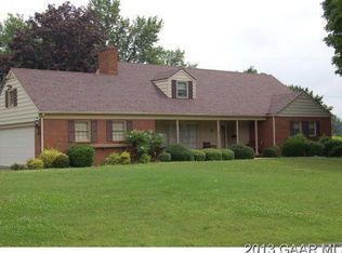 27 Baldwin Dr, Staunton, VA 24401