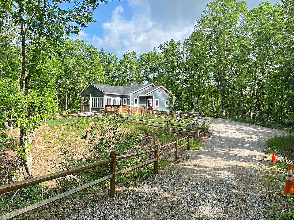 2nd image of 1220 Arden Ln