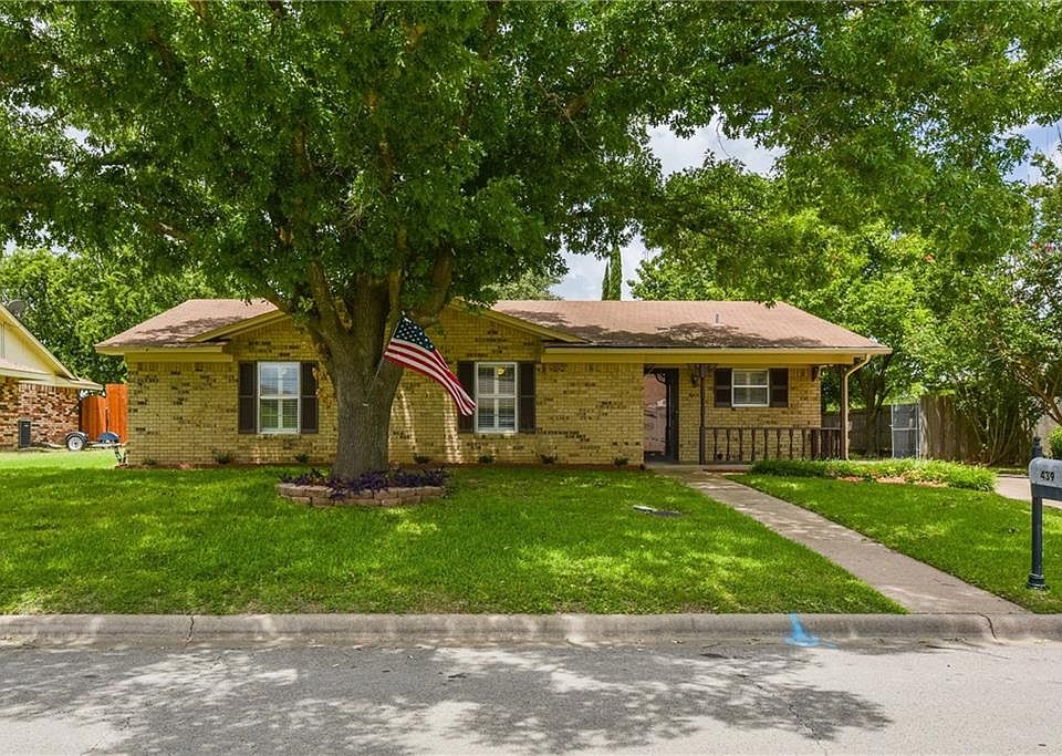 1st image of 439 Gingerbread Ln