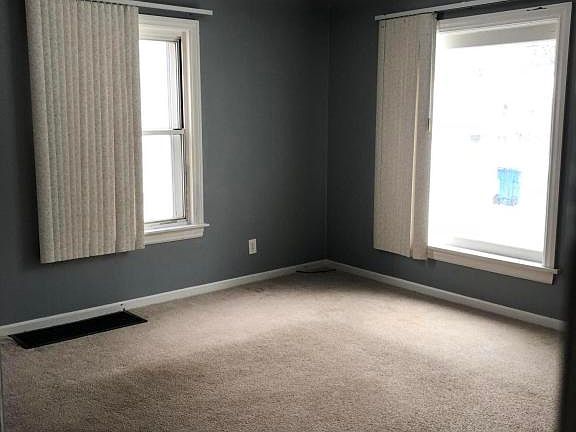 2nd image of 116 Garland St SE