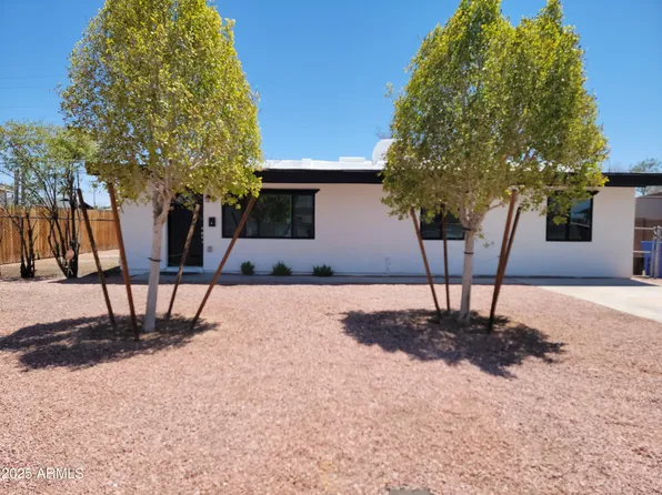 2057 N 34th Place, Phoenix, AZ 85008