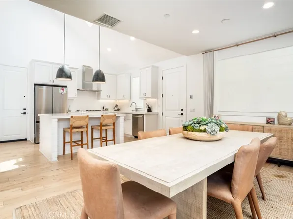 2077 Tablelands Way, Costa Mesa, CA 92627