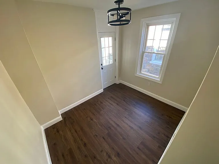 445 Manor St — Photo 21