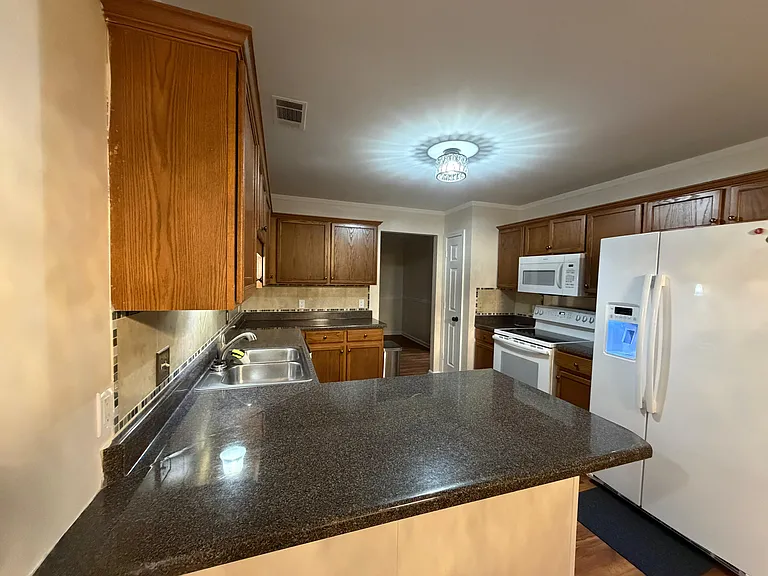 10792 Lexington Dr — Photo 12